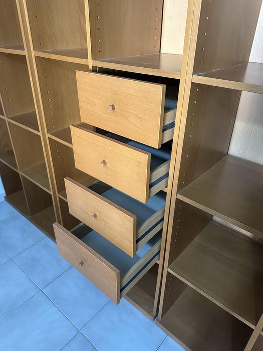 Movel com três modulos