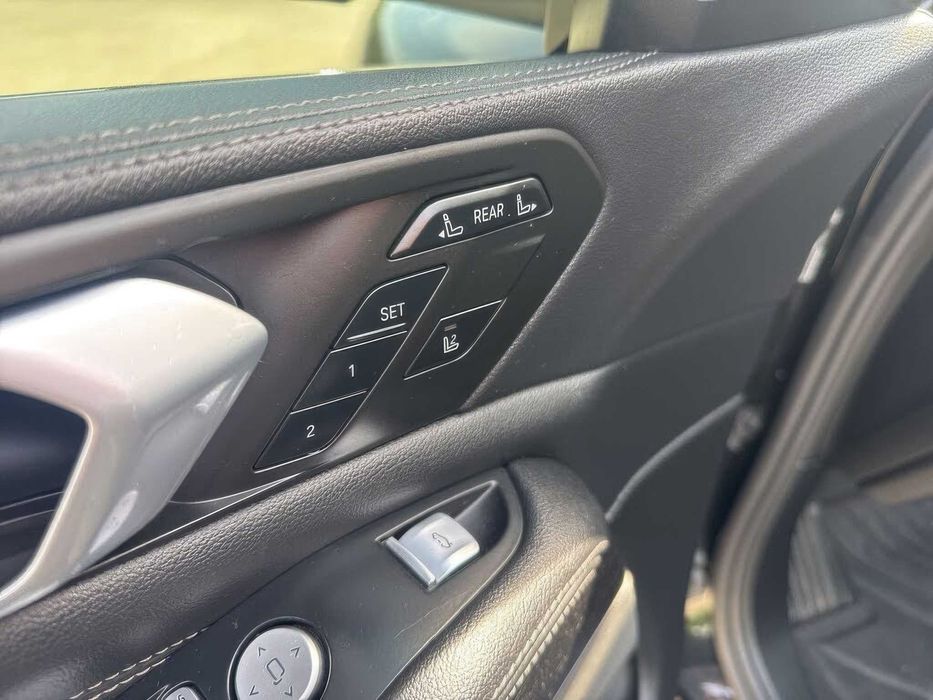BMW X7      2021
