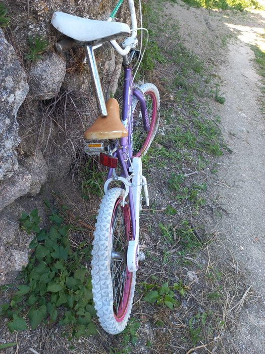 Bicicleta de criança  bom estado geral.