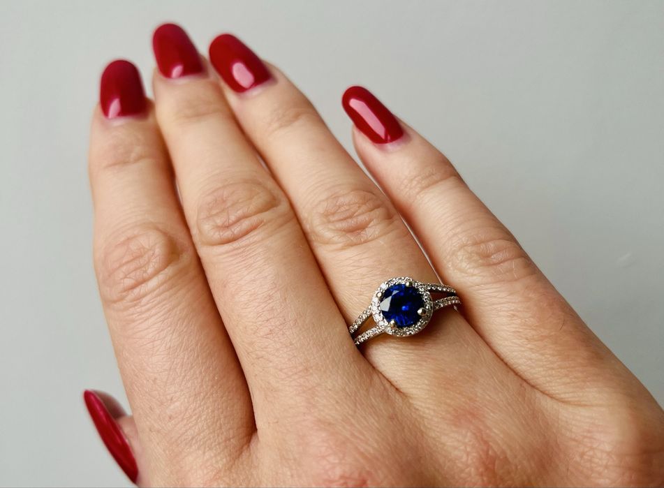Przepiękny pierścionek, białe złoto 585, szafir, brylanty, rozm. 11