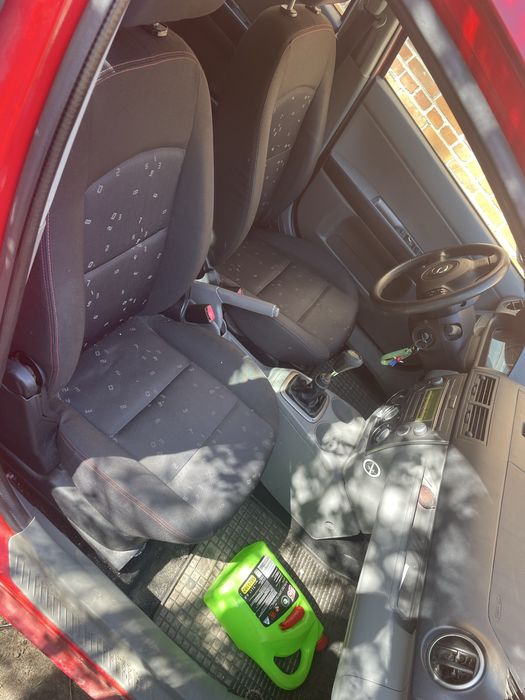 Mazda 2 1.6 benzyna bdb stan alu czesci 2004 bez rdzy