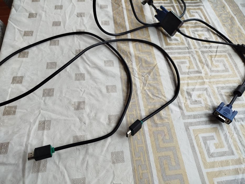 Переходники, кабеля  HDMI на VGA и  DVI на VGA