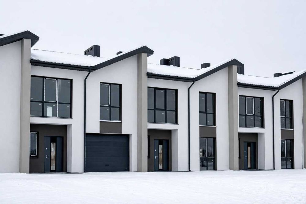 Продається готовий Таунхаус 135 м2 в Угорника закритий задній двір 9 м