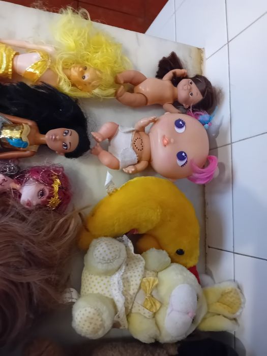 Conjunto de Bonecas/Brinquedos/Peluches Diversos