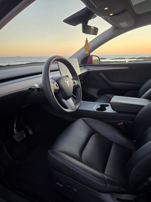 Tesla Model Y Long Range Dual Motor 4x4 IVA DEDUTÍVEL