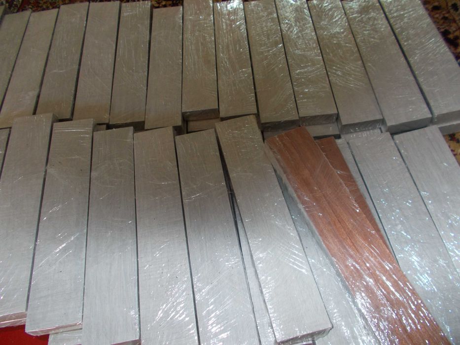 77 tacos de chão novos.