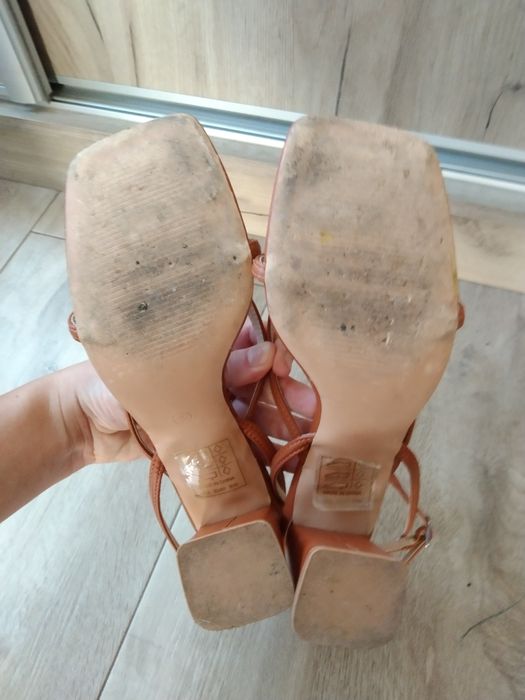 Piękne buty na słupku, sandałki