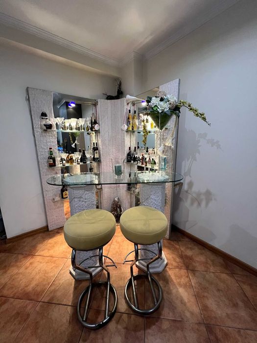 Bar de canto em pedra