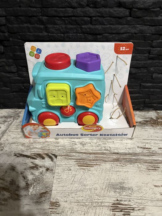 Samochodzik 6 kolorowych figur