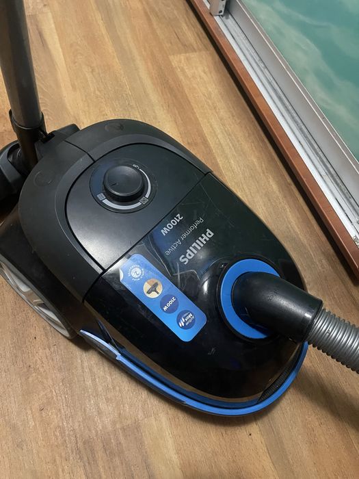 Пылесос PHlLIPS 2100 W