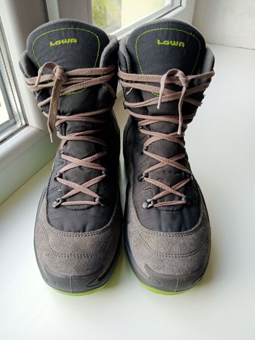 Зимові черевики LOWA Rufus lll GTX.
Мембрана GORE-TEX.
Розмір UK 5 1/2