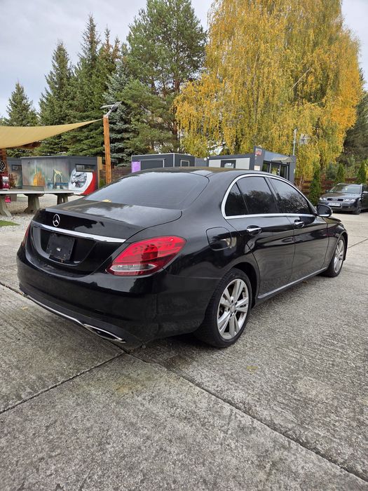 Mercedes W205 C300