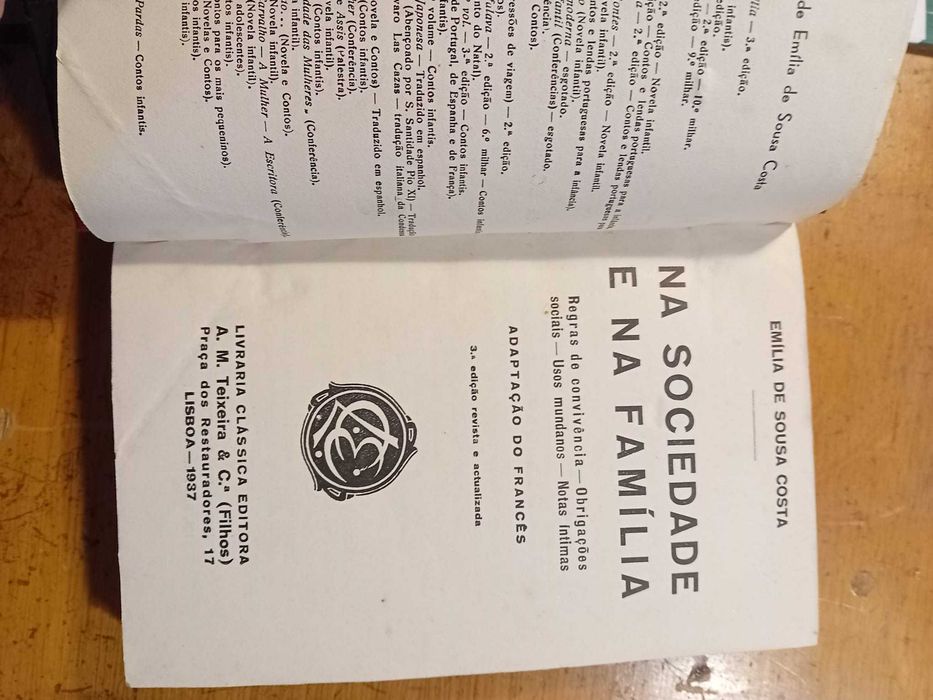 Emilia Sousa Costa, Na sociedade e na Familia (encadernado)