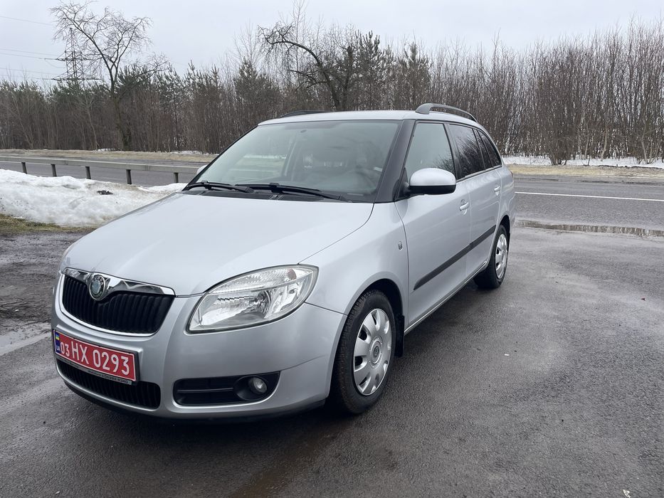 Автомобіль Шкода Фабія 2008року