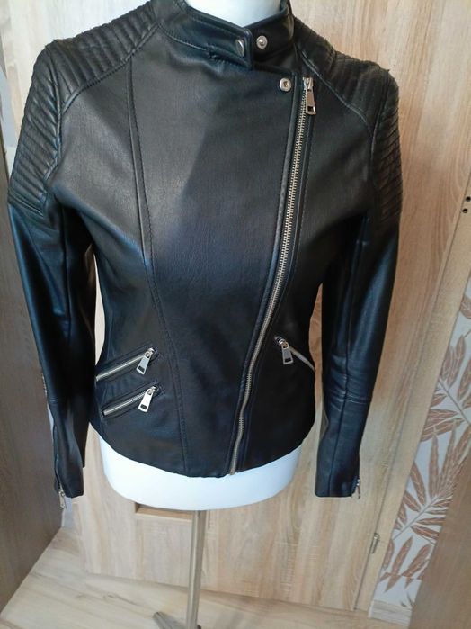 świetna czarna ramoneska z zamkami