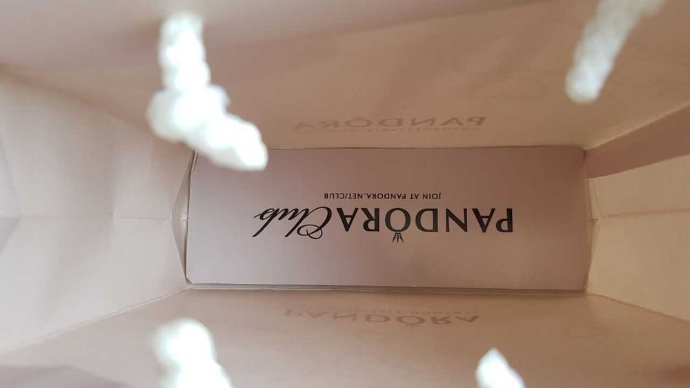 Оригінальний браслет pandora в комплекті з намистиною