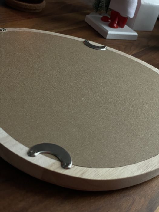 Lustro w drewnianej ramie, średnica ok. 27cm