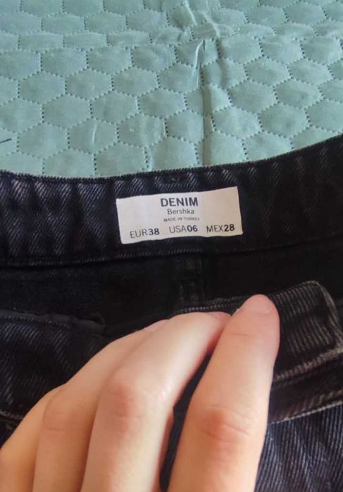 Saia Bershka ganga preta rasgada