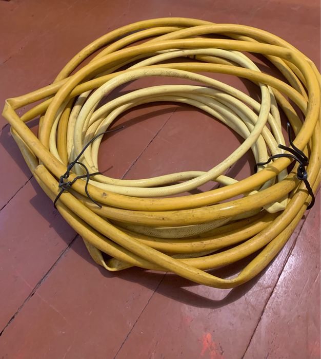 Насос та шланг для відкачування води та поливу