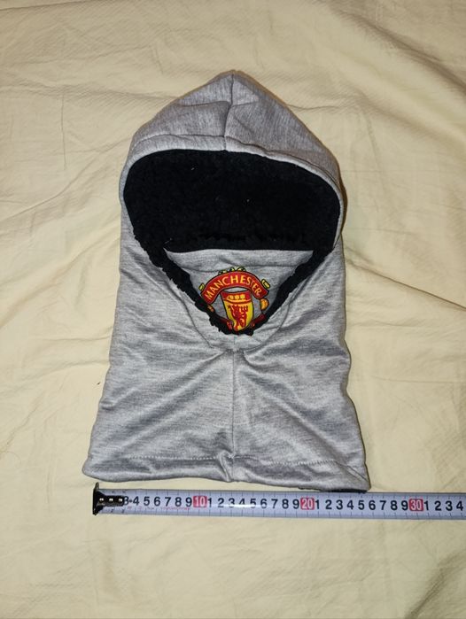 Шарф-снуд с капюшоном серого цвета,