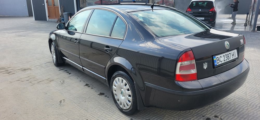 Skoda Superb 1.8