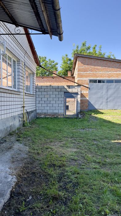 Продається будинок в центрі с.Бродецьке