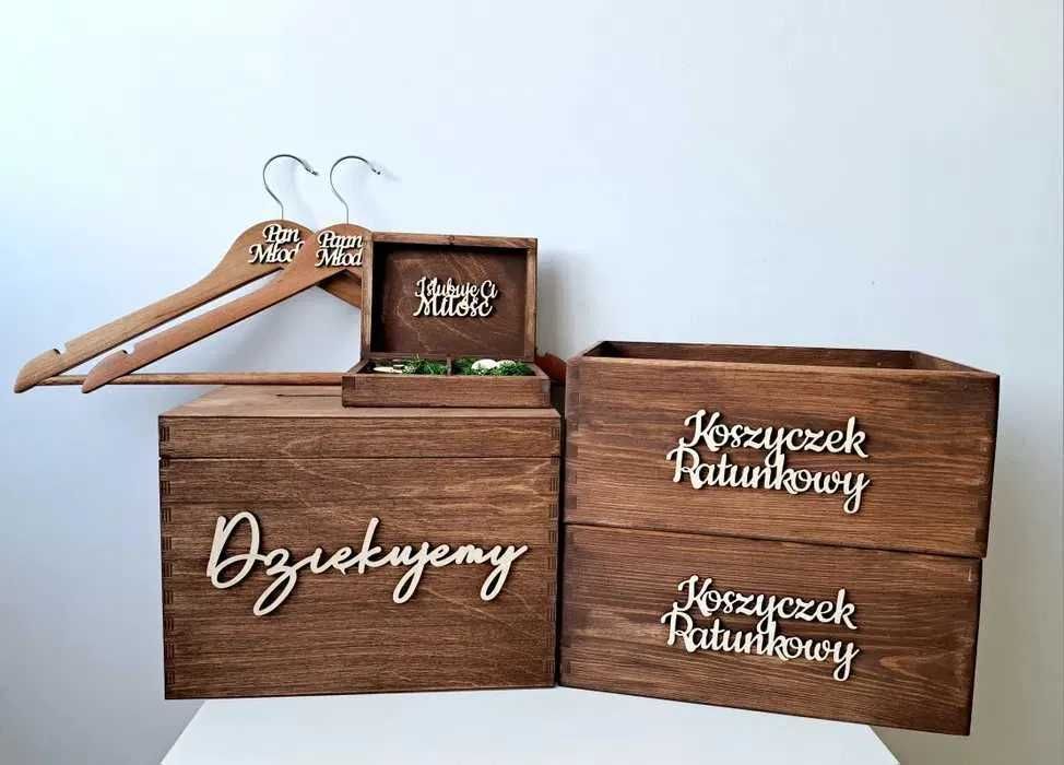 Rustykalne drewniane pudełko na koperty obrączki wieszaki koszyczki