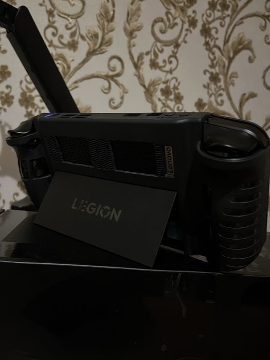 Продам Lenovo Legion Go Z1Extreme 512