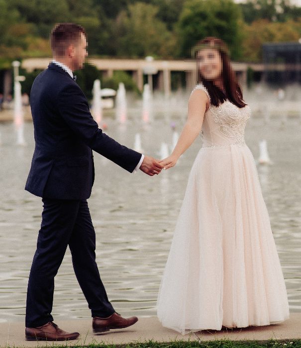 Brzoskwiniowa Suknia Ślubna