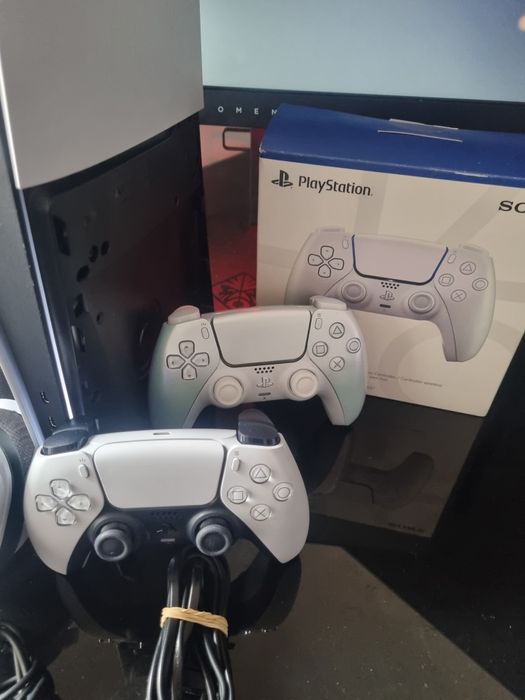 Ps5 slim Digital + 2 comandos + Headphones - Ler anúncio!!