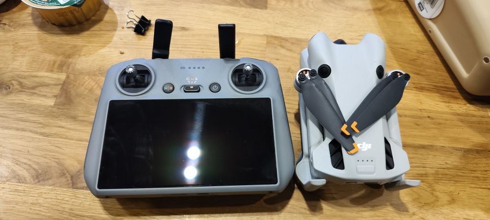 Dron dj mini 4 pro