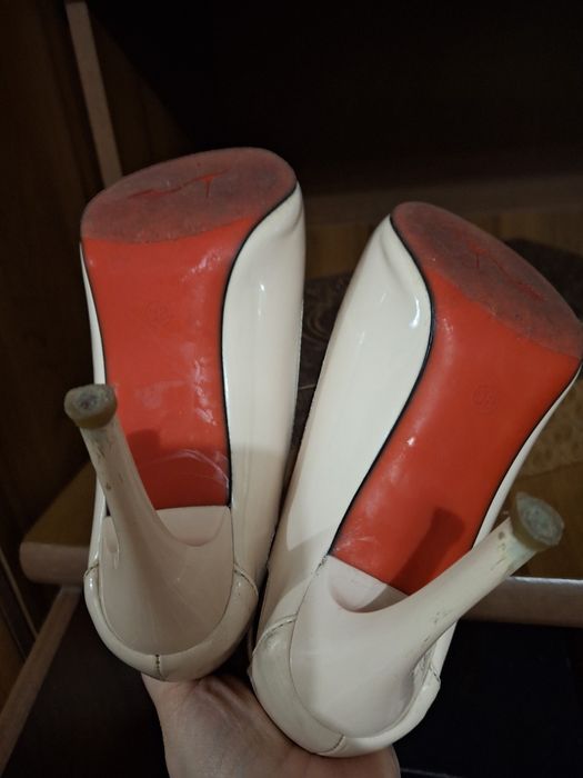 Туфлі,38 розмір,бежеві