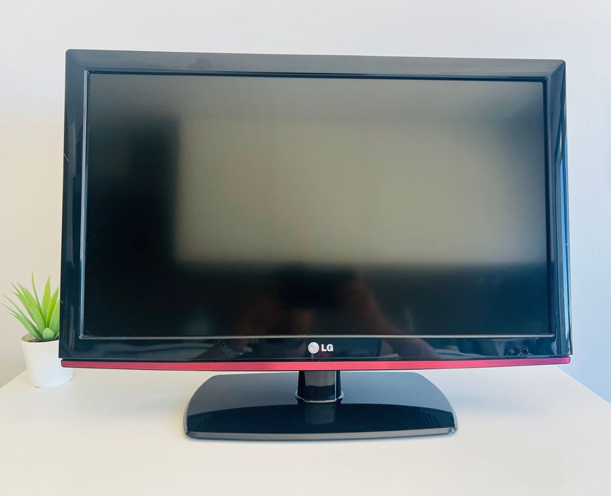 TV LG 22 Polegadas c/ comando