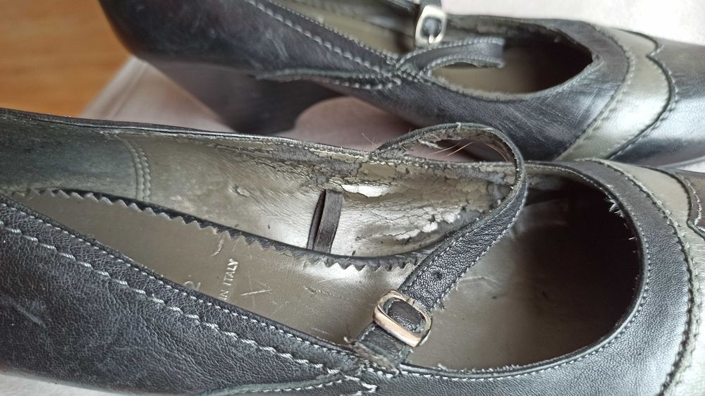 Buty skórzane na koturnie 42