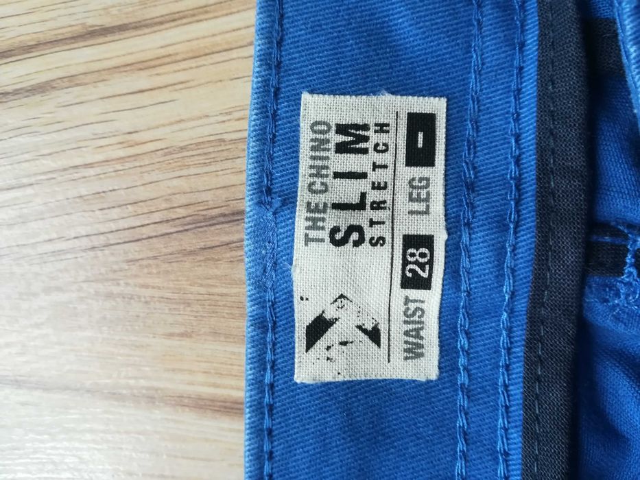 Niebieskie spodnie jeansy slim, rozmiar 28