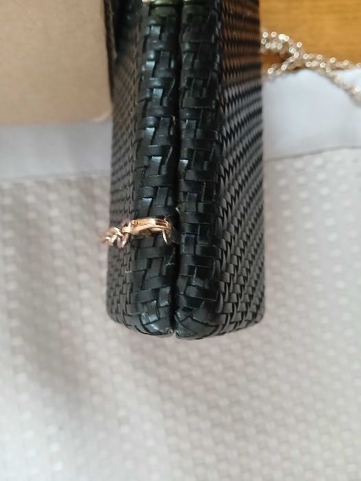 Torebka kazar na łańcuszku