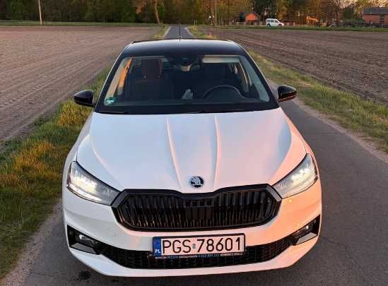 Бампер передній Skoda Fabia шрот разборка автозапчастини б/в запчастини Шкода