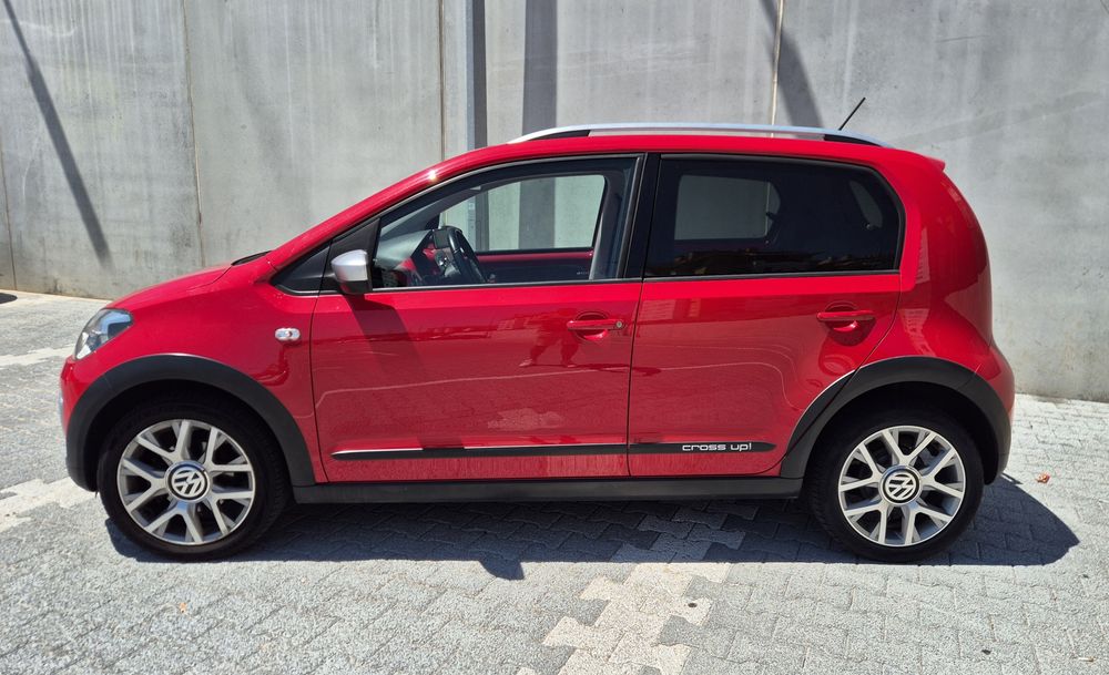 VW Up! Cross Up 1.0 75cv Full Extras