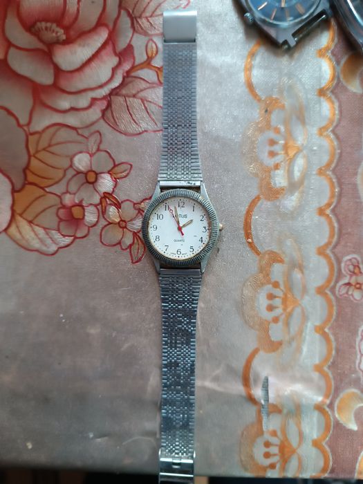 Продам годиники  ціни в описі