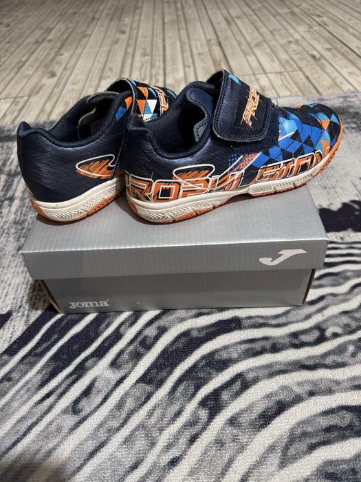 Кросівки Joma для хлопчика оригінальні розмір 32 EUR
