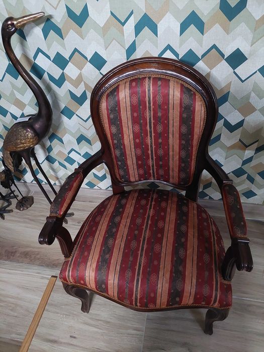 Cadeirão estilo Luís XVI