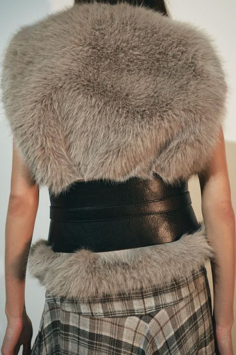 Colete M efeito pelo Zara  (novo com etiqueta)