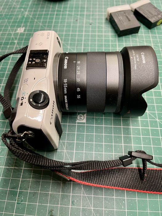 Canon EOS M + Macro lens + Flash + Bag