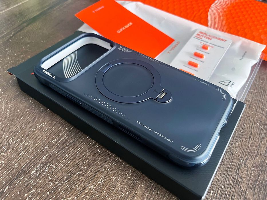 Torras Ostand Q3 Air Case Etui - iPhone 17 Pro Max z MagSafe (Deep Blue)