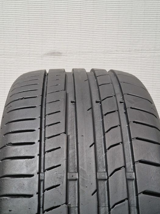 2 Pneus 225/40R18 CONTINENTAL Semi Novos