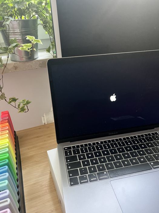 macbook air laptop
