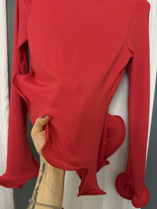 Кофта с рюшами S