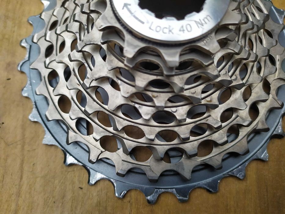 SRAM XG-999 kaseta MTB/Szosa 9Speed 11-32T 172g. Polecam
