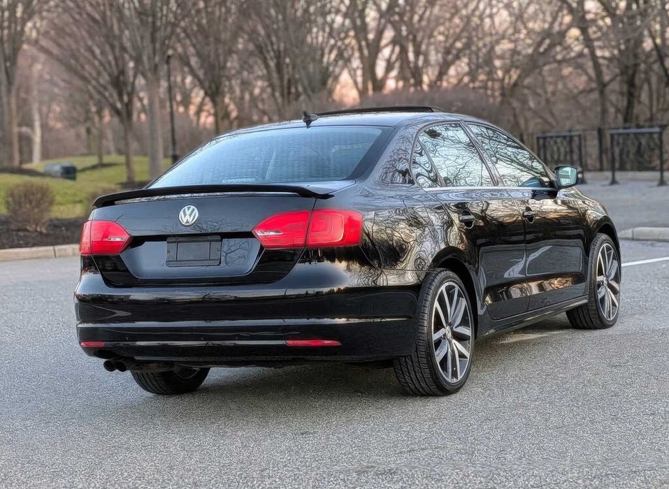 Volkswagen Jetta      2013