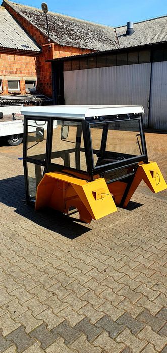 Kabina C360 Kabina ciągnikowa c360 c330 maska c360 Kabina c330